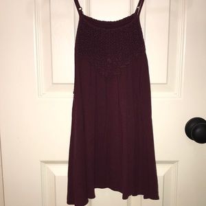 Detailed burgundy American Eagle tank top